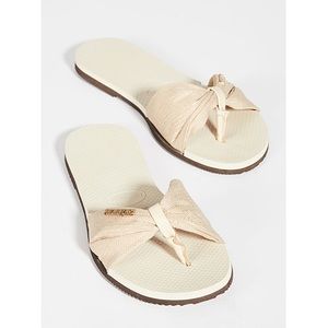 Ivory St. Tropez Havaianas sandals